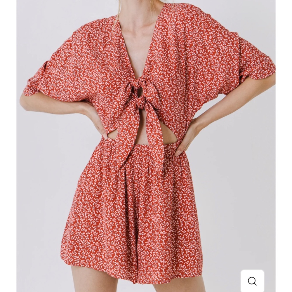 La’Ven Red Tie-Front Floral Romper Pockets Medium Boho Festival Summer Lined